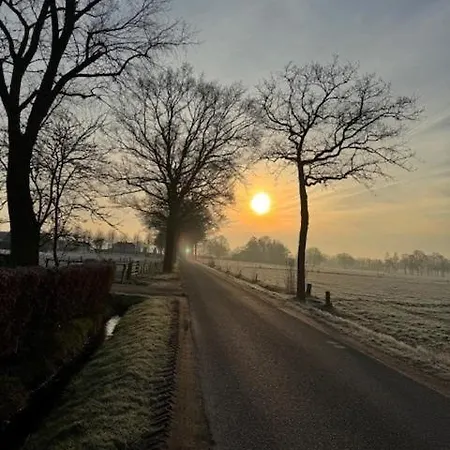 T Olde Bakhuus Holiday home Klarenbeek